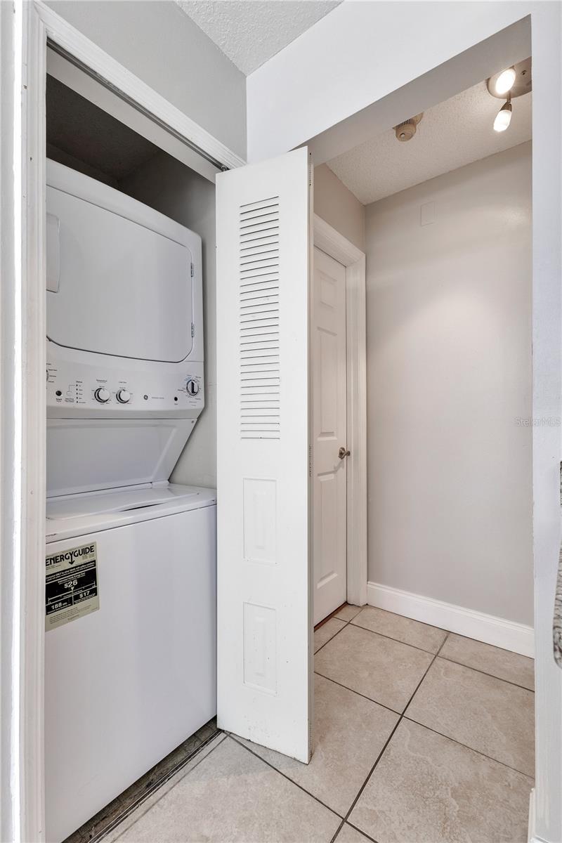 HIDDEN VLG CONDO - Residential Lease