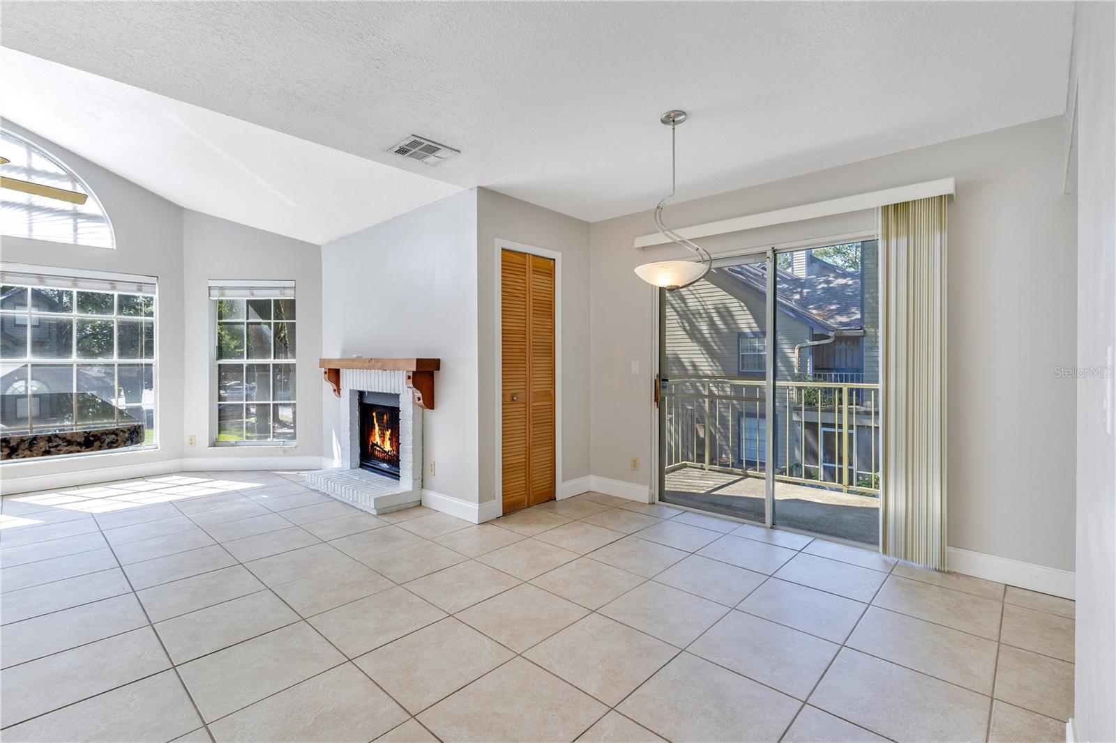 HIDDEN VLG CONDO - Residential Lease