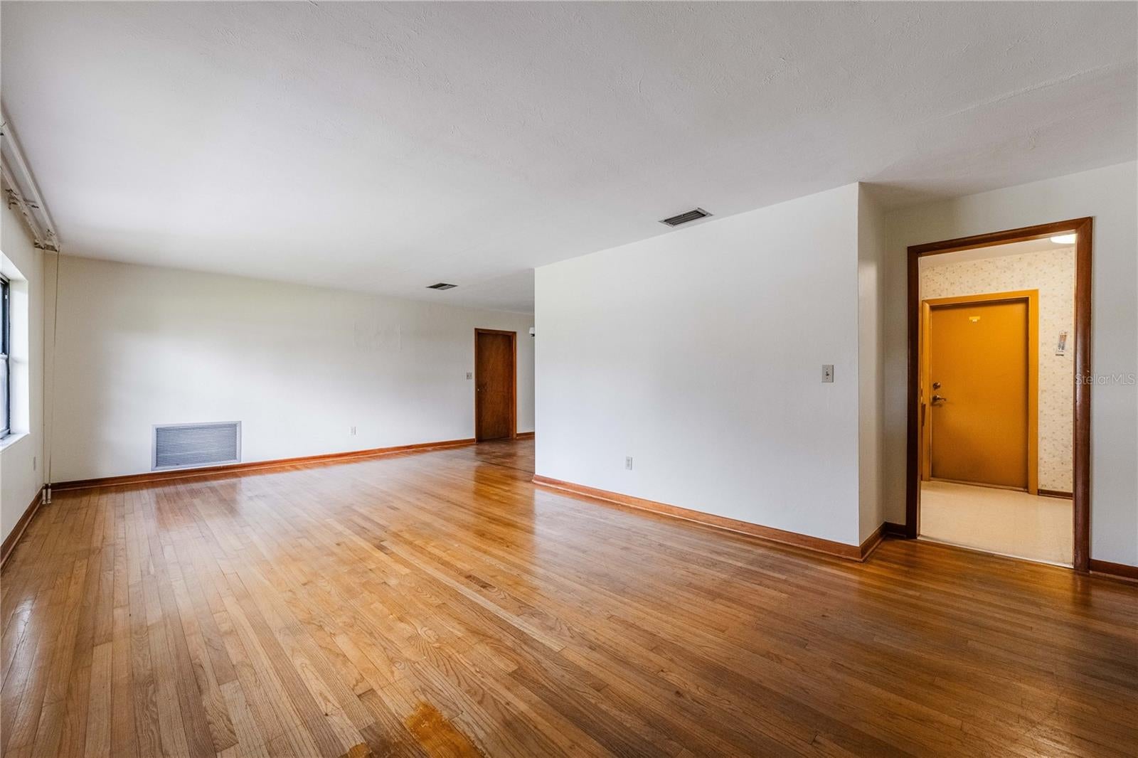 521 BONNIE DRIVE