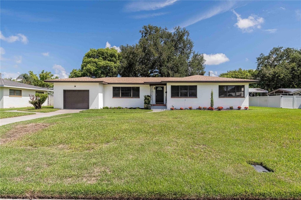 Photo of 521 Bonnie Drive, Lakeland, FL 33803 (MLS # L4964330)