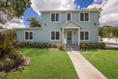 Photo of 1411 4th Street W, Palmetto, FL 34221 (MLS # A4661811)