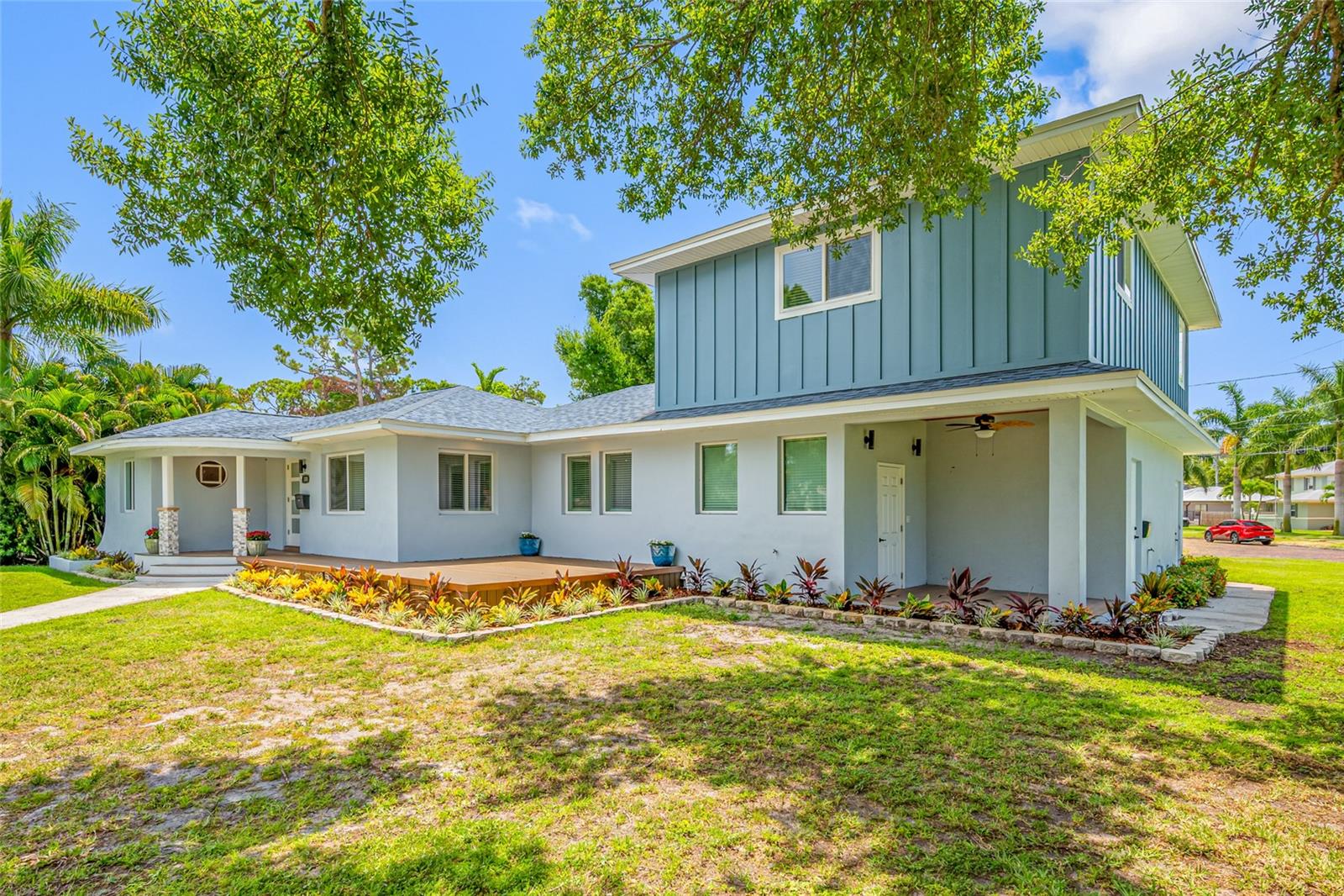 380 VILLAGRANDE AVENUE S