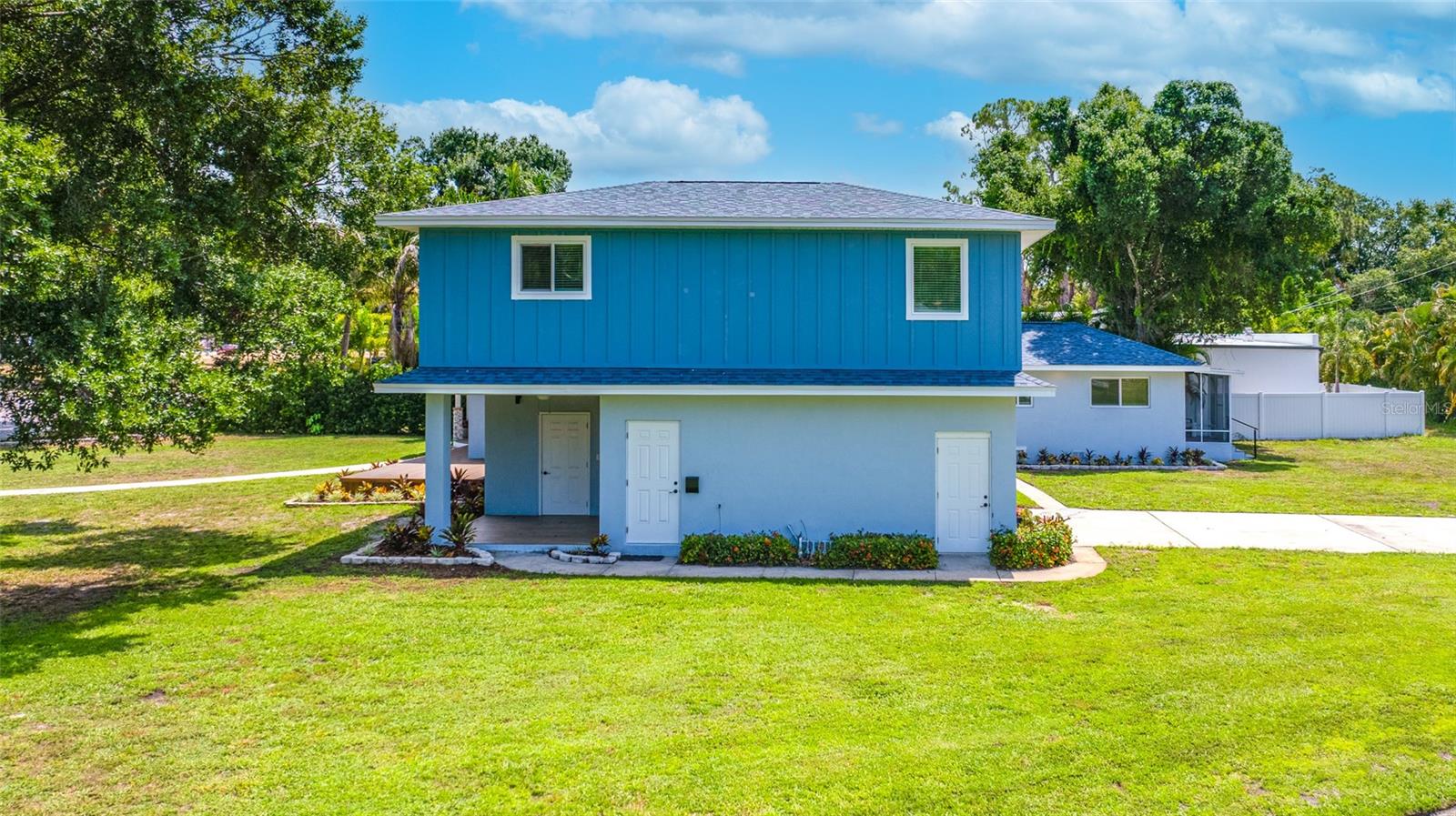 380 VILLAGRANDE AVENUE S