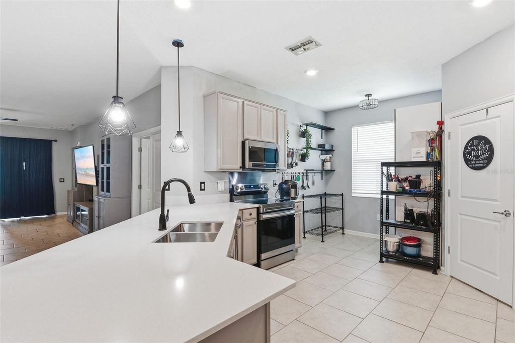 Photo of 587 Patton Loop, Bartow, FL 33830 (MLS # O6387193)