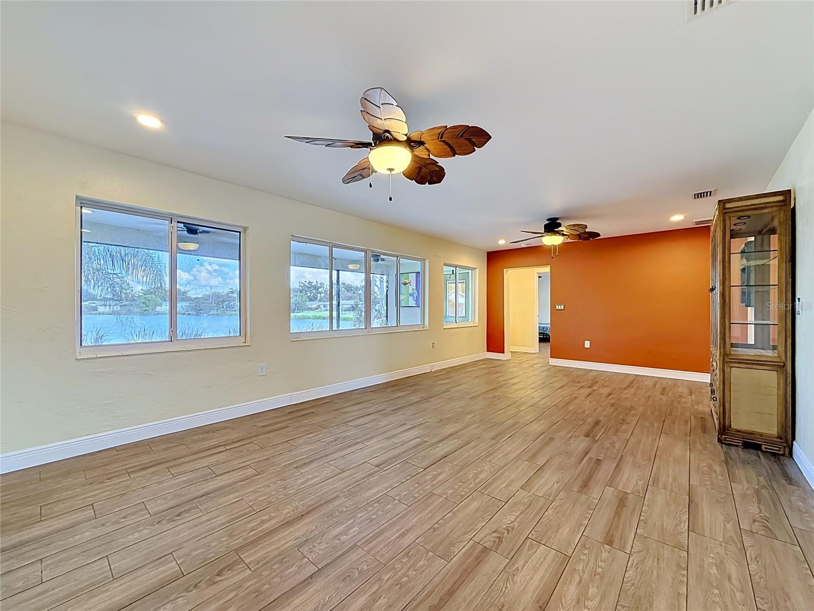 KENNETH CITY - Residential