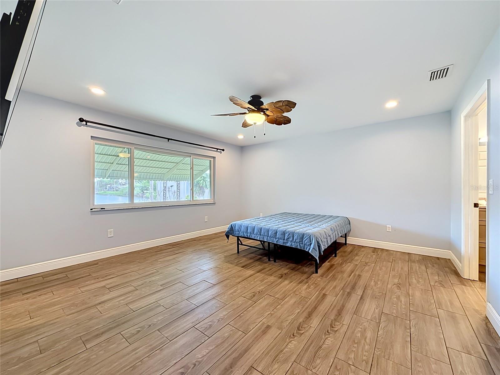 KENNETH CITY - Residential