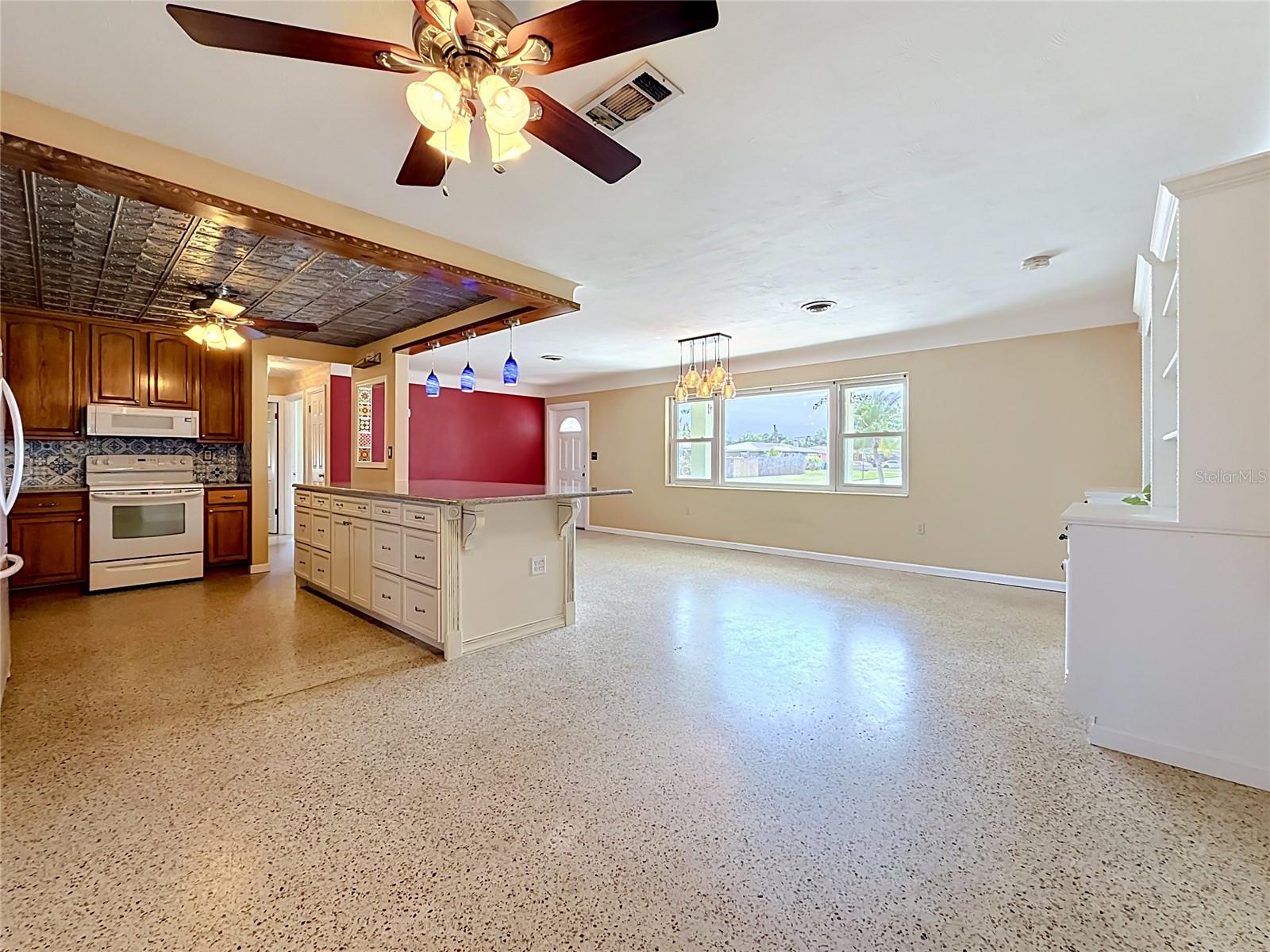 KENNETH CITY - Residential