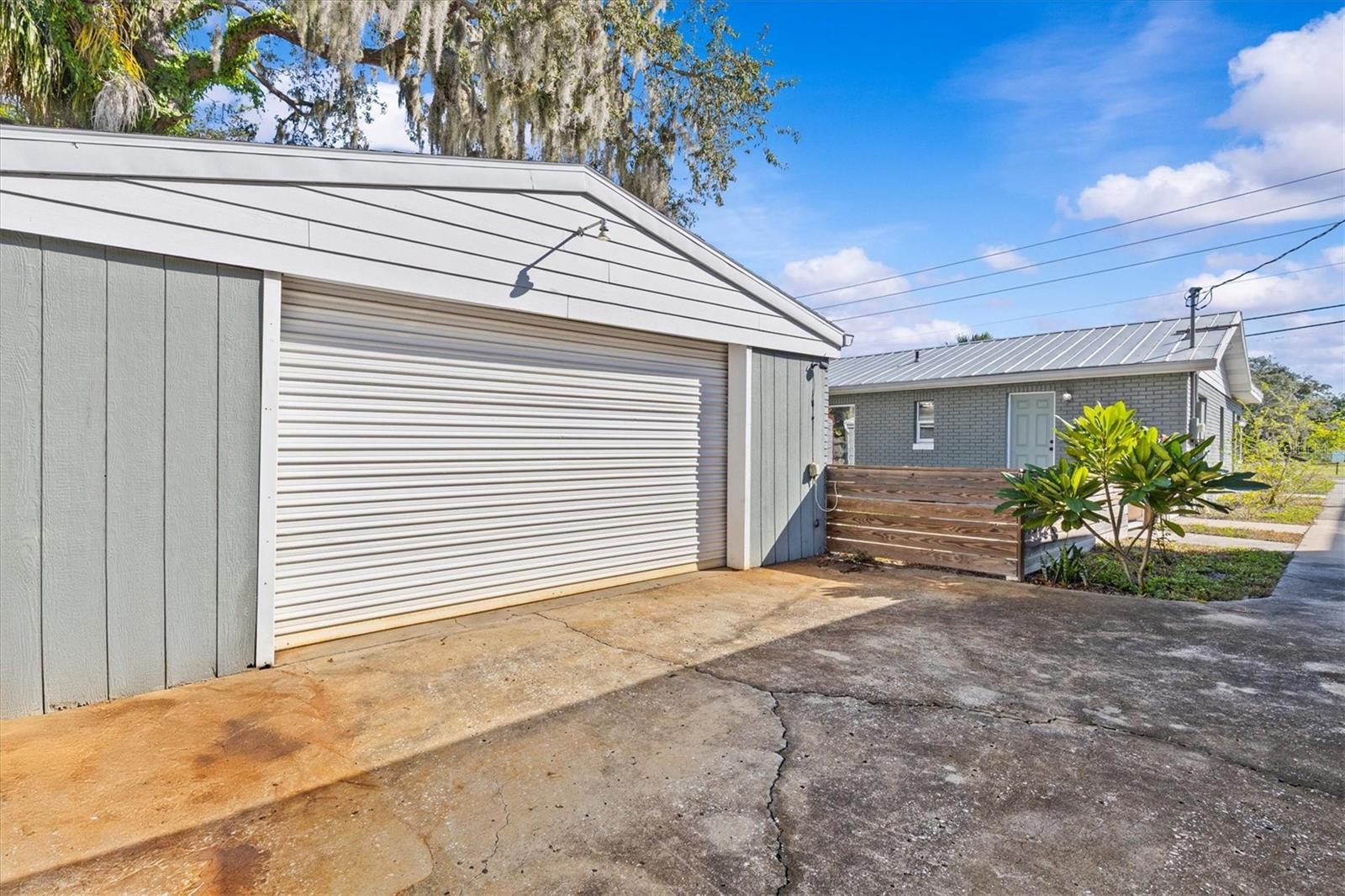 3307 DE SOTO BOULEVARD