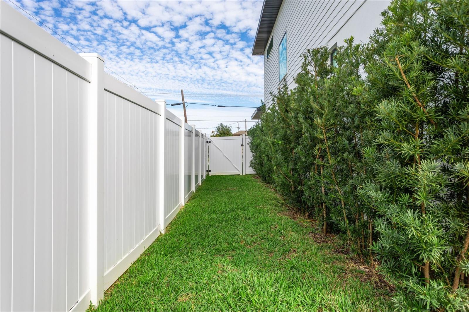 BROADMOOR PARK REV - Residential