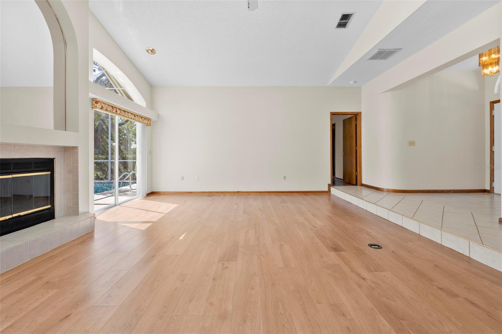 SPRING HILL - Residential