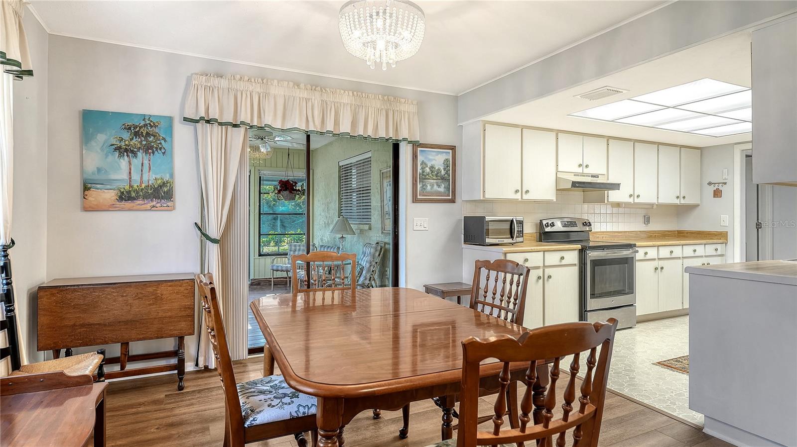 SOUTH VENICE - Residential