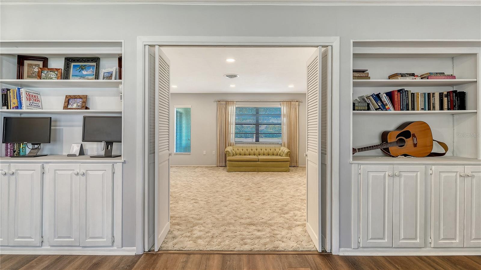 SOUTH VENICE - Residential