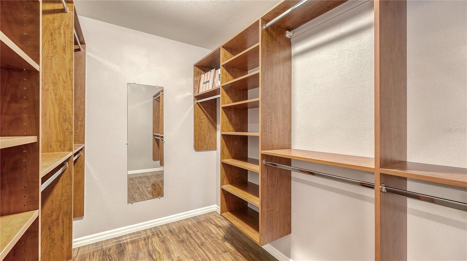 SOUTH VENICE - Residential