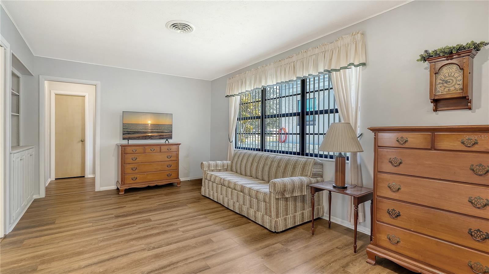 SOUTH VENICE - Residential