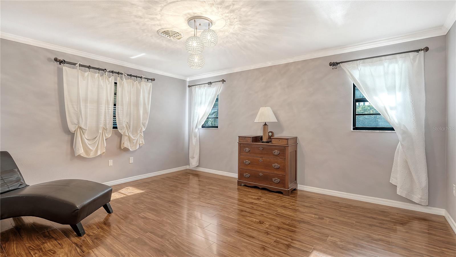 SOUTH VENICE - Residential