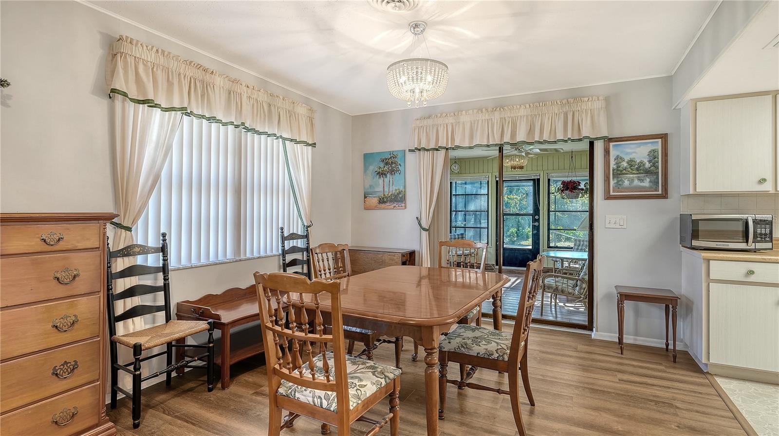 SOUTH VENICE - Residential