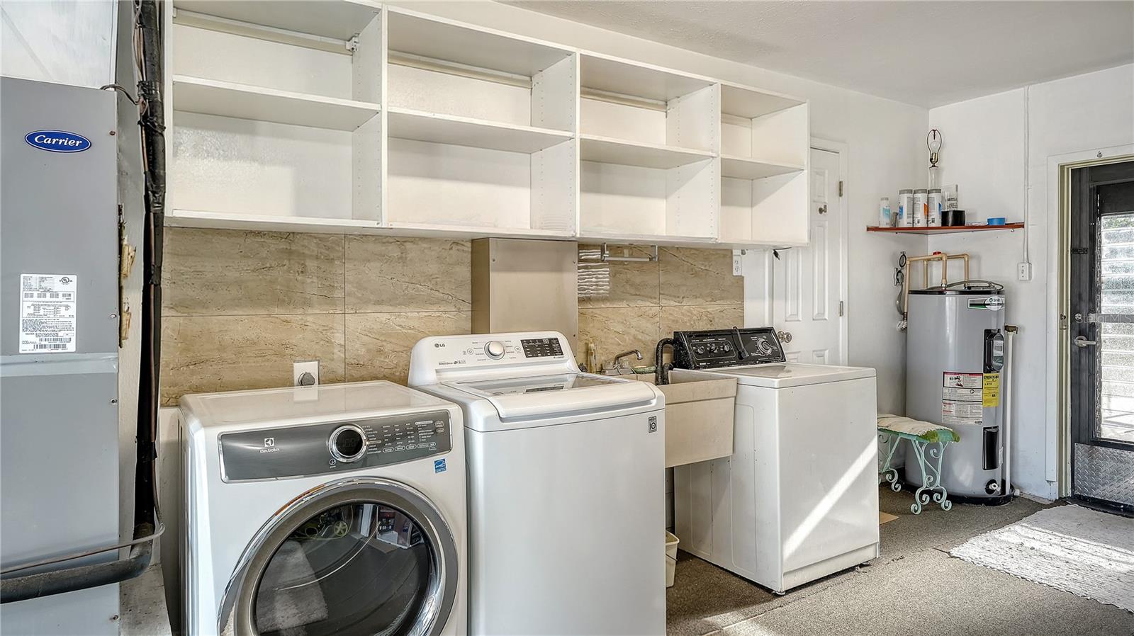 SOUTH VENICE - Residential