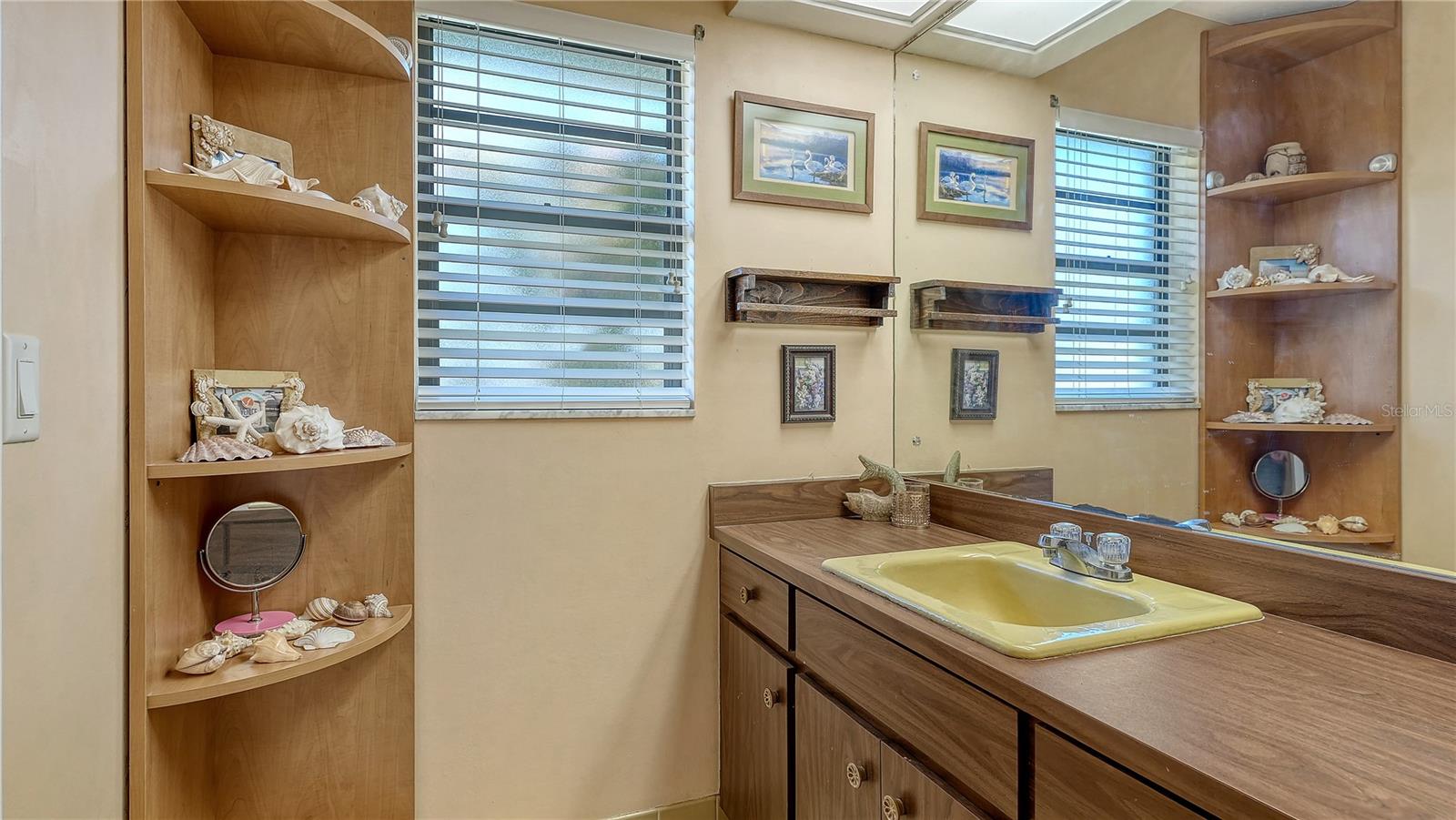 SOUTH VENICE - Residential