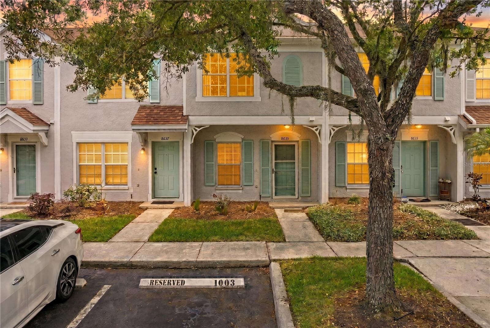 HUNTERS KEY TWNHMS AT NORT - Residential