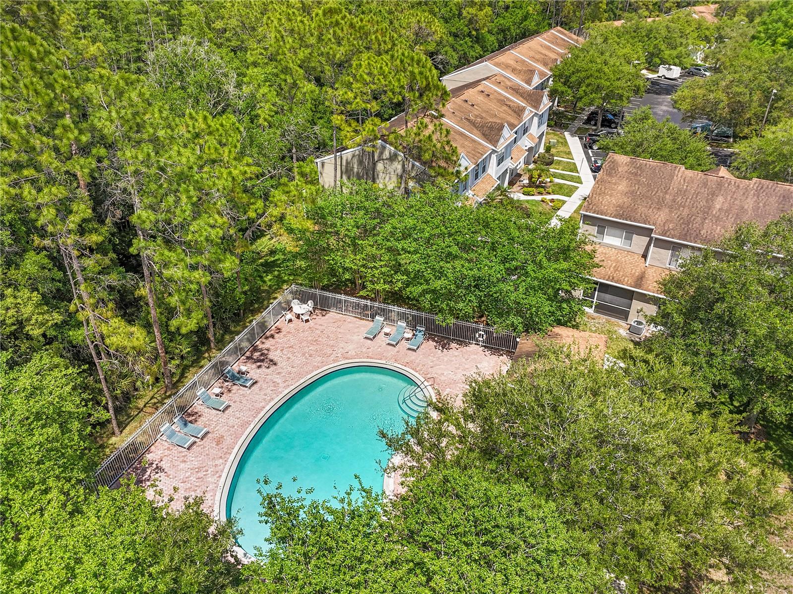 HUNTERS KEY TWNHMS AT NORT - Residential