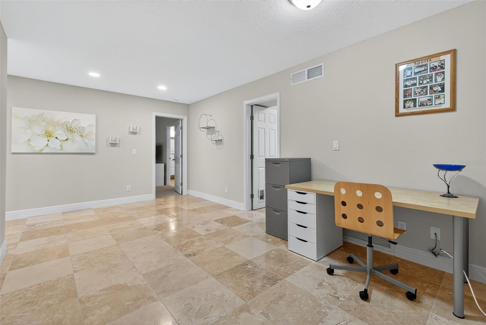 NIBROC CONDO - Residential