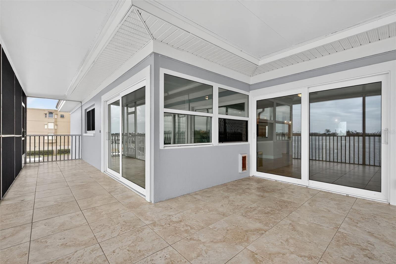 NIBROC CONDO - Residential