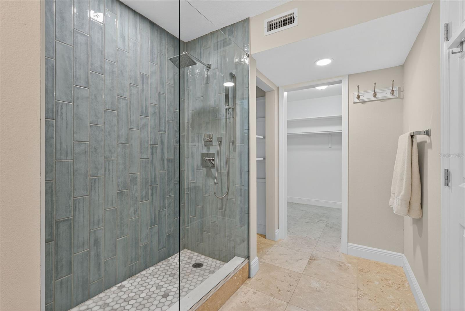 NIBROC CONDO - Residential