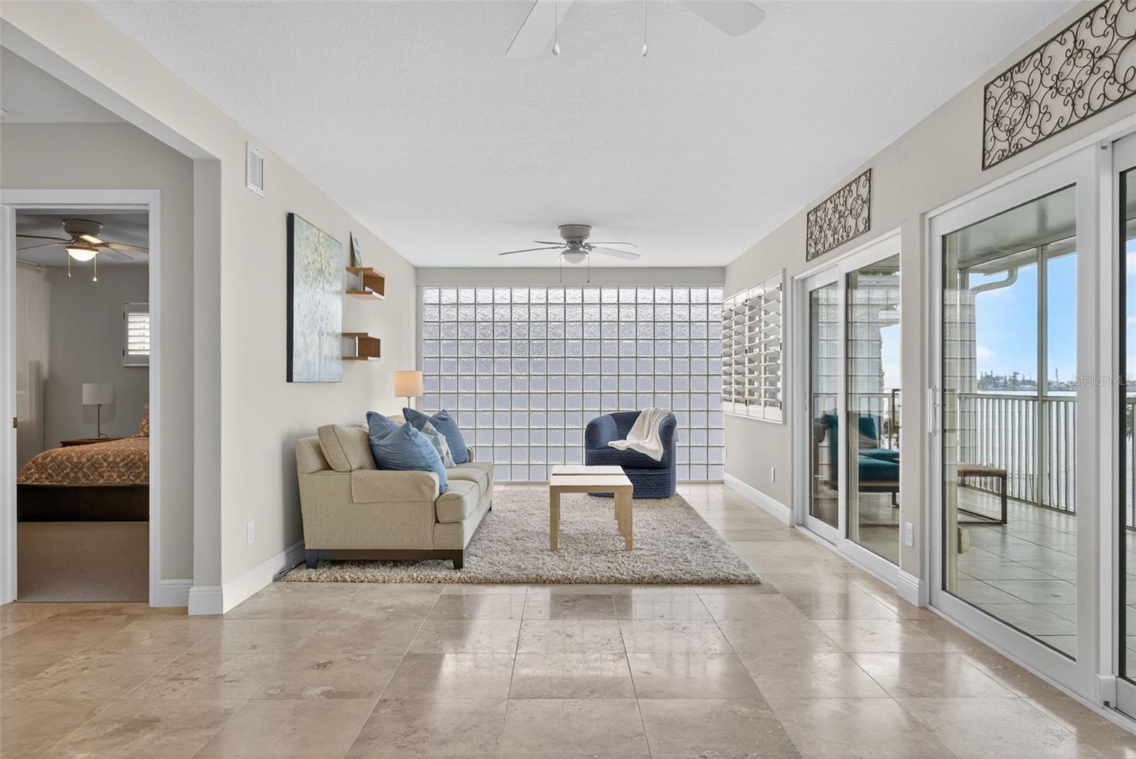 NIBROC CONDO - Residential