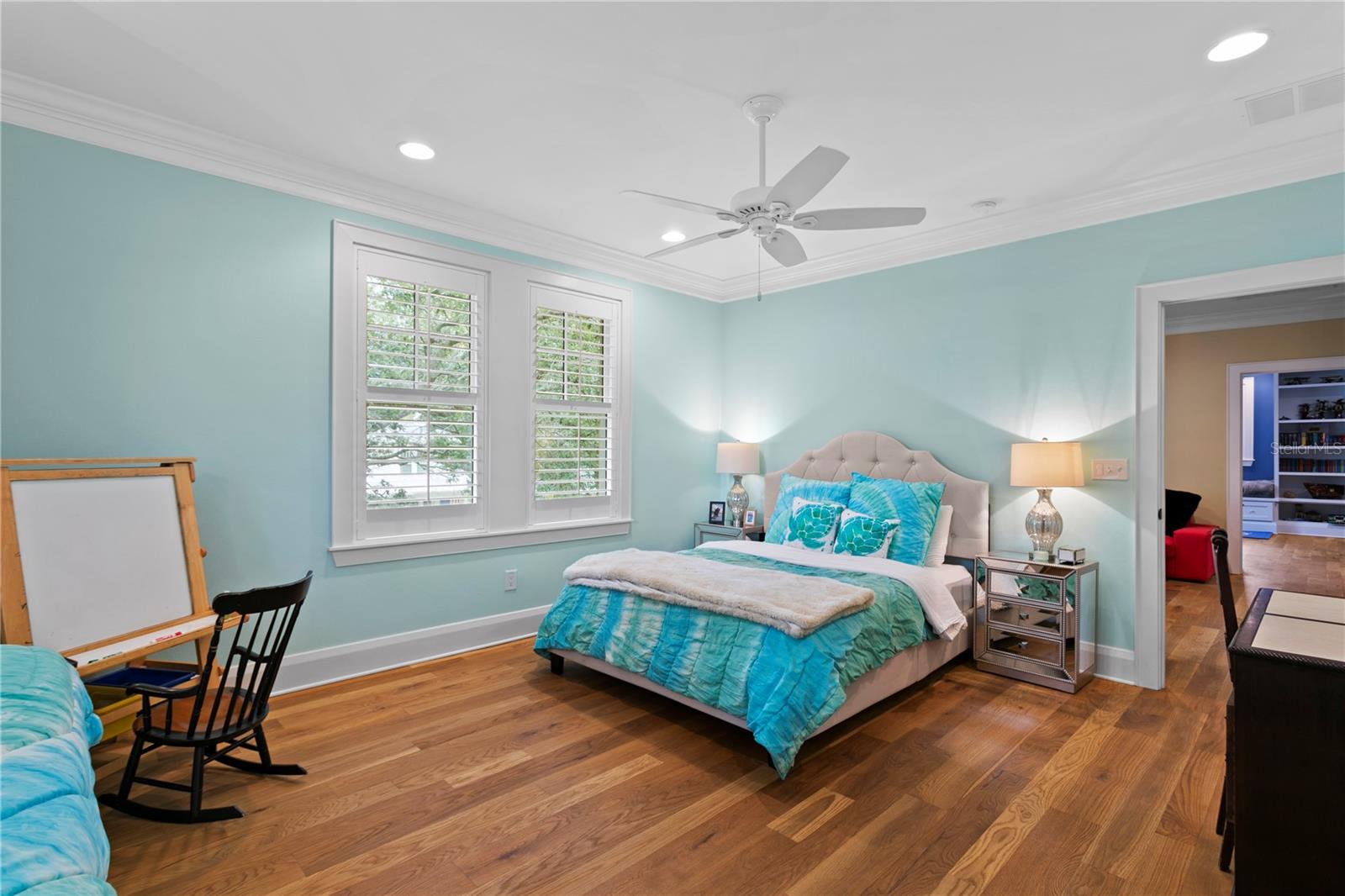 NEW SUBURB BEAUTIFUL - Residential