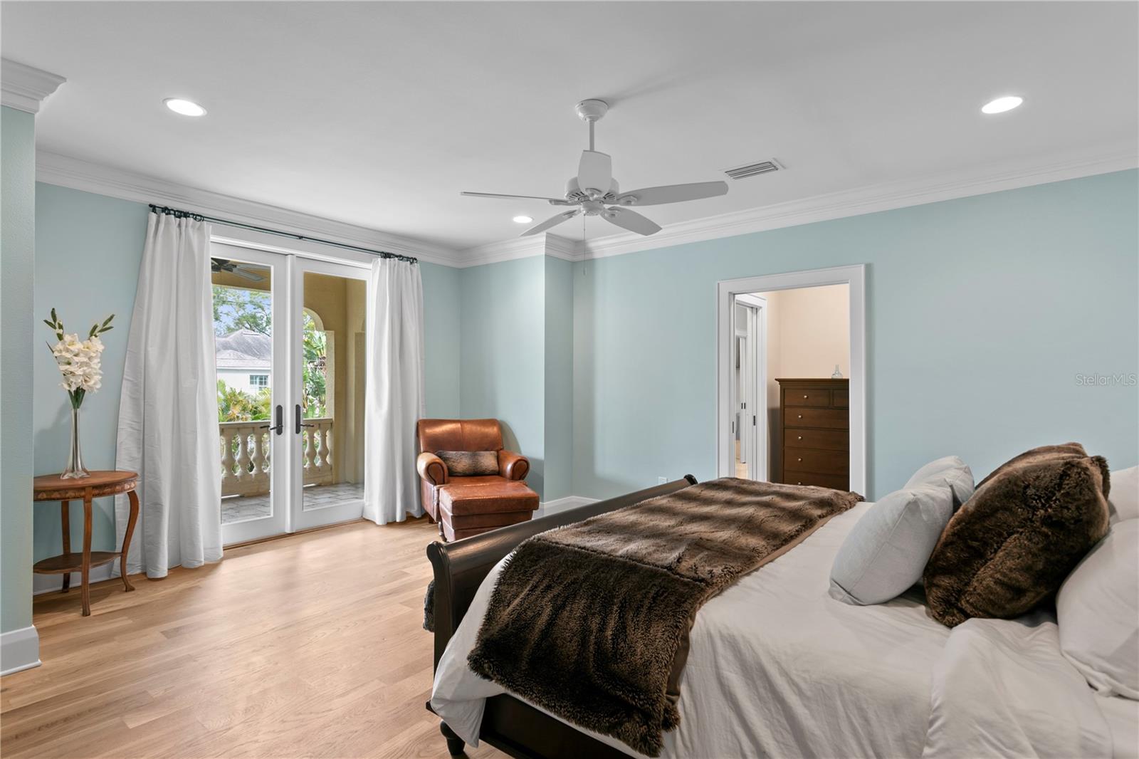 NEW SUBURB BEAUTIFUL - Residential