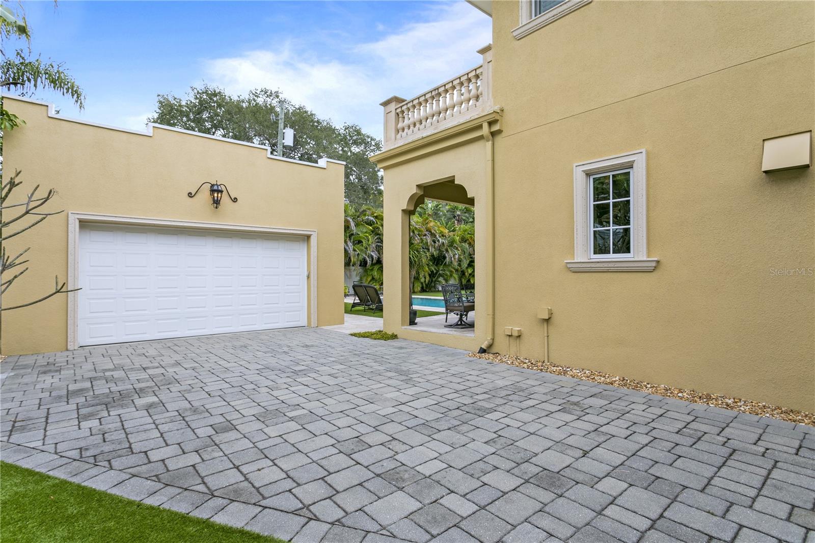 NEW SUBURB BEAUTIFUL - Residential