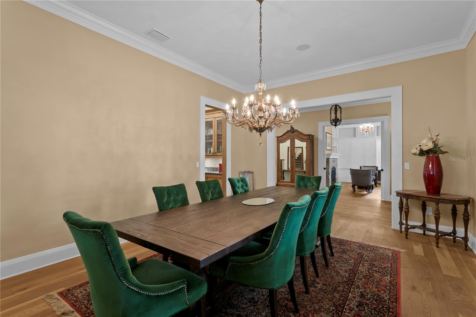 NEW SUBURB BEAUTIFUL - Residential