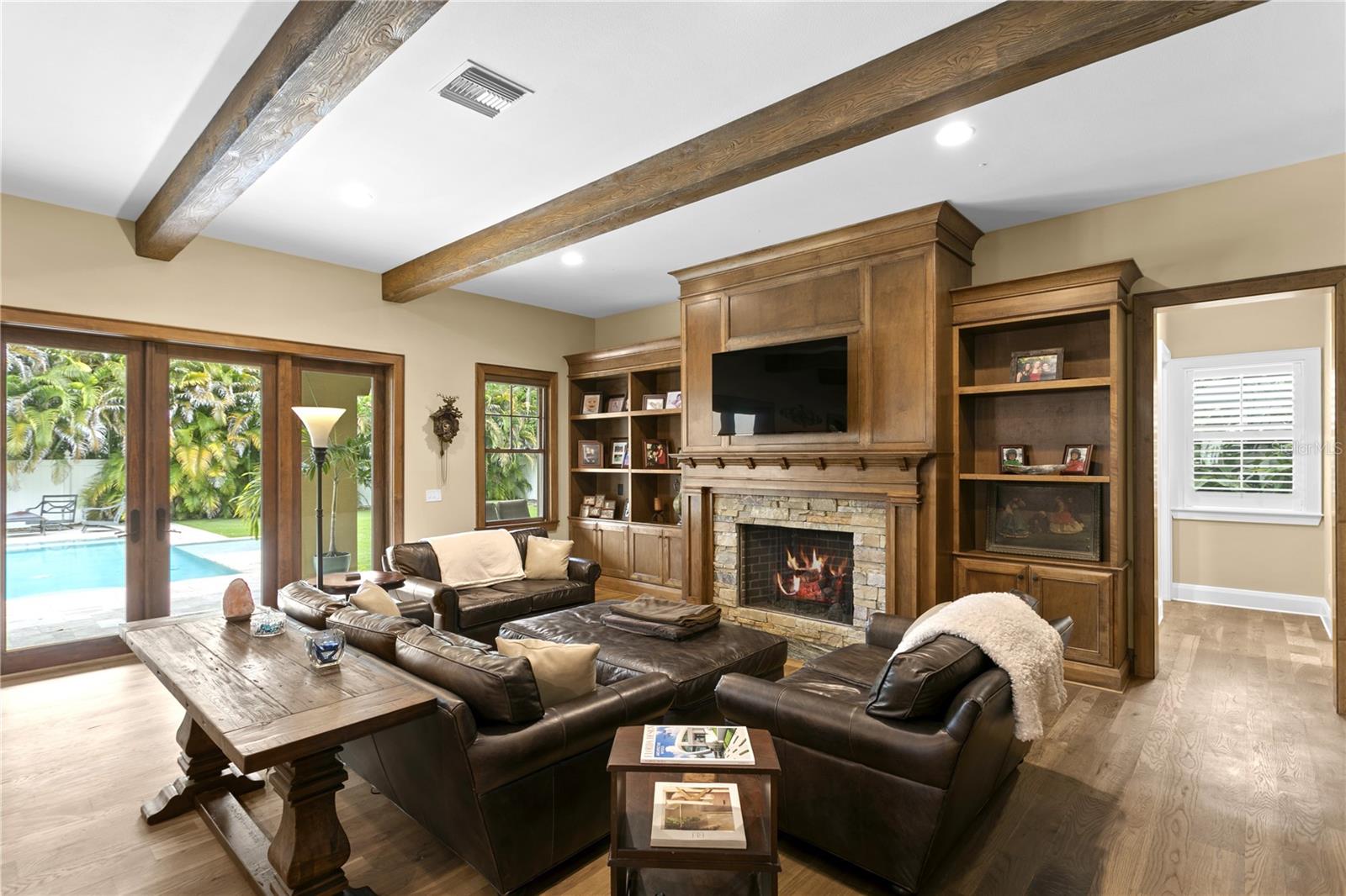 NEW SUBURB BEAUTIFUL - Residential