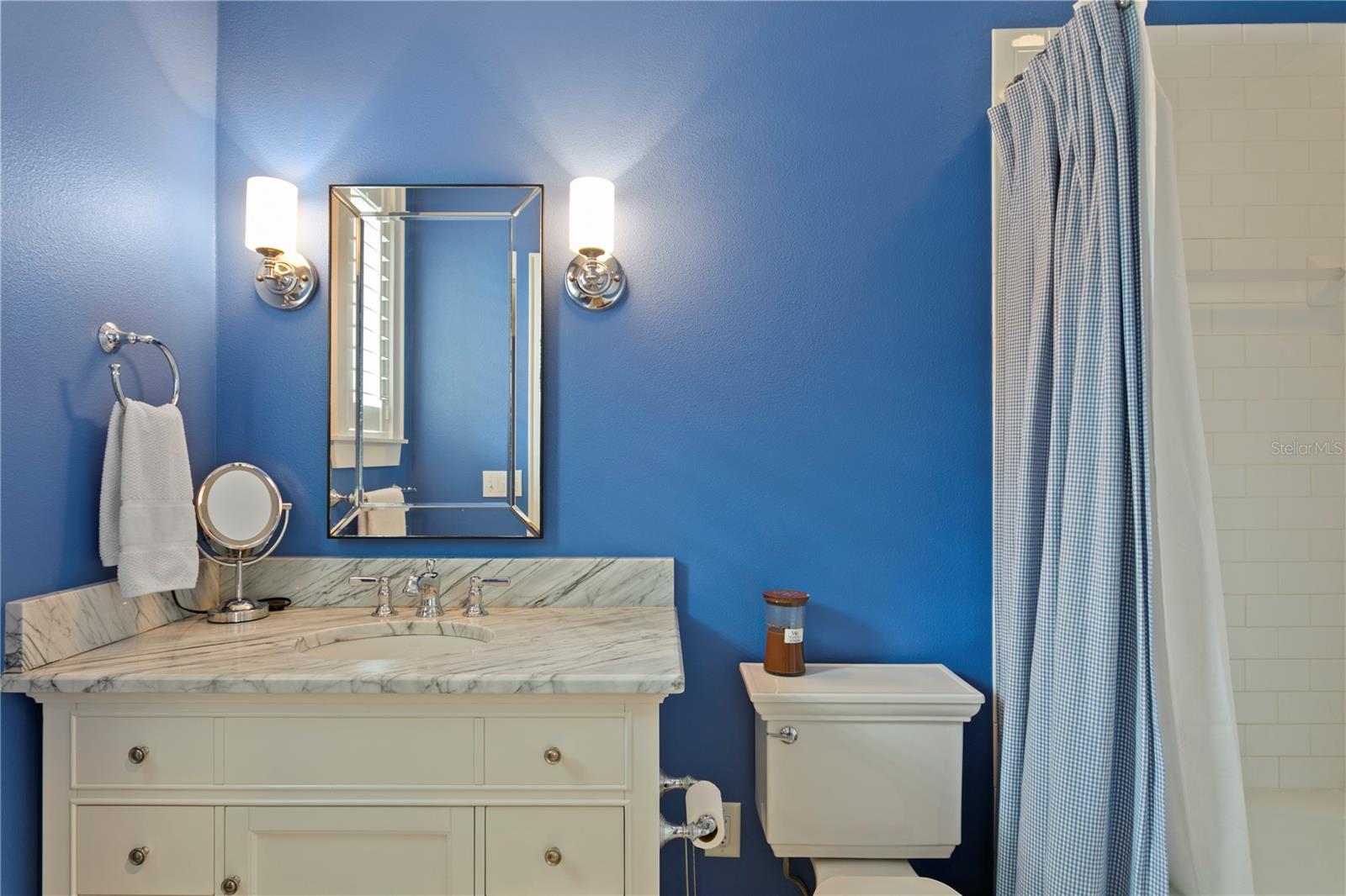 NEW SUBURB BEAUTIFUL - Residential