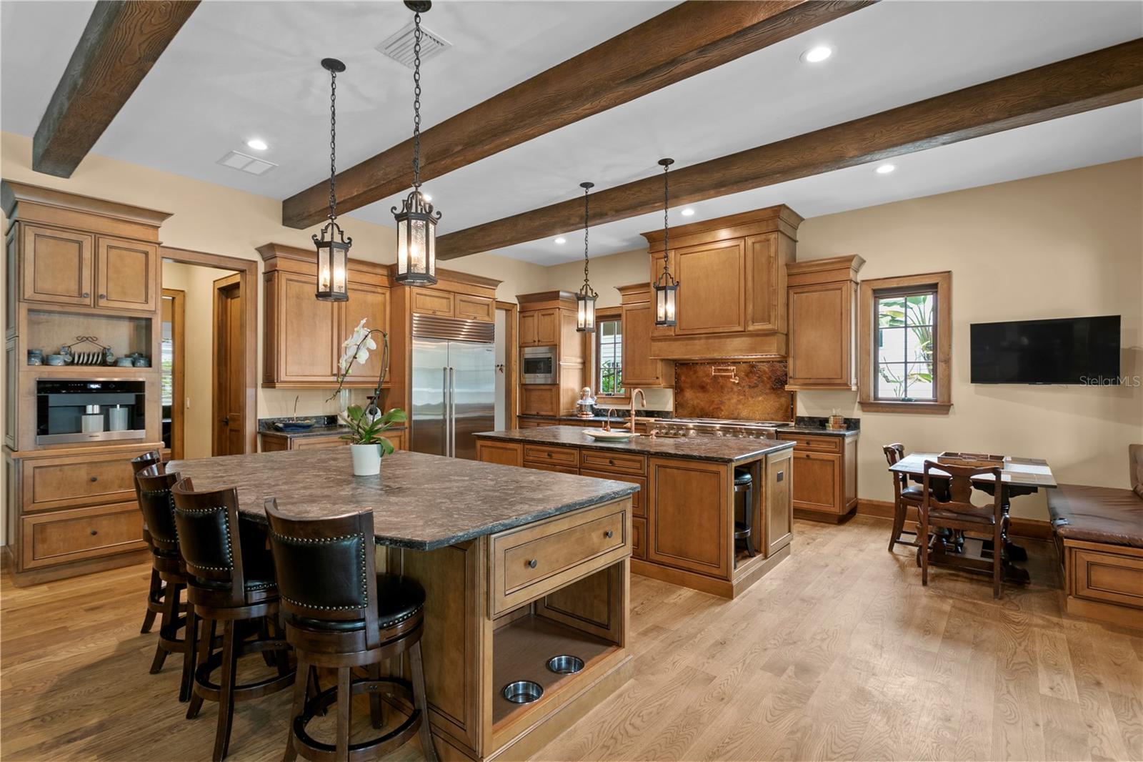 NEW SUBURB BEAUTIFUL - Residential