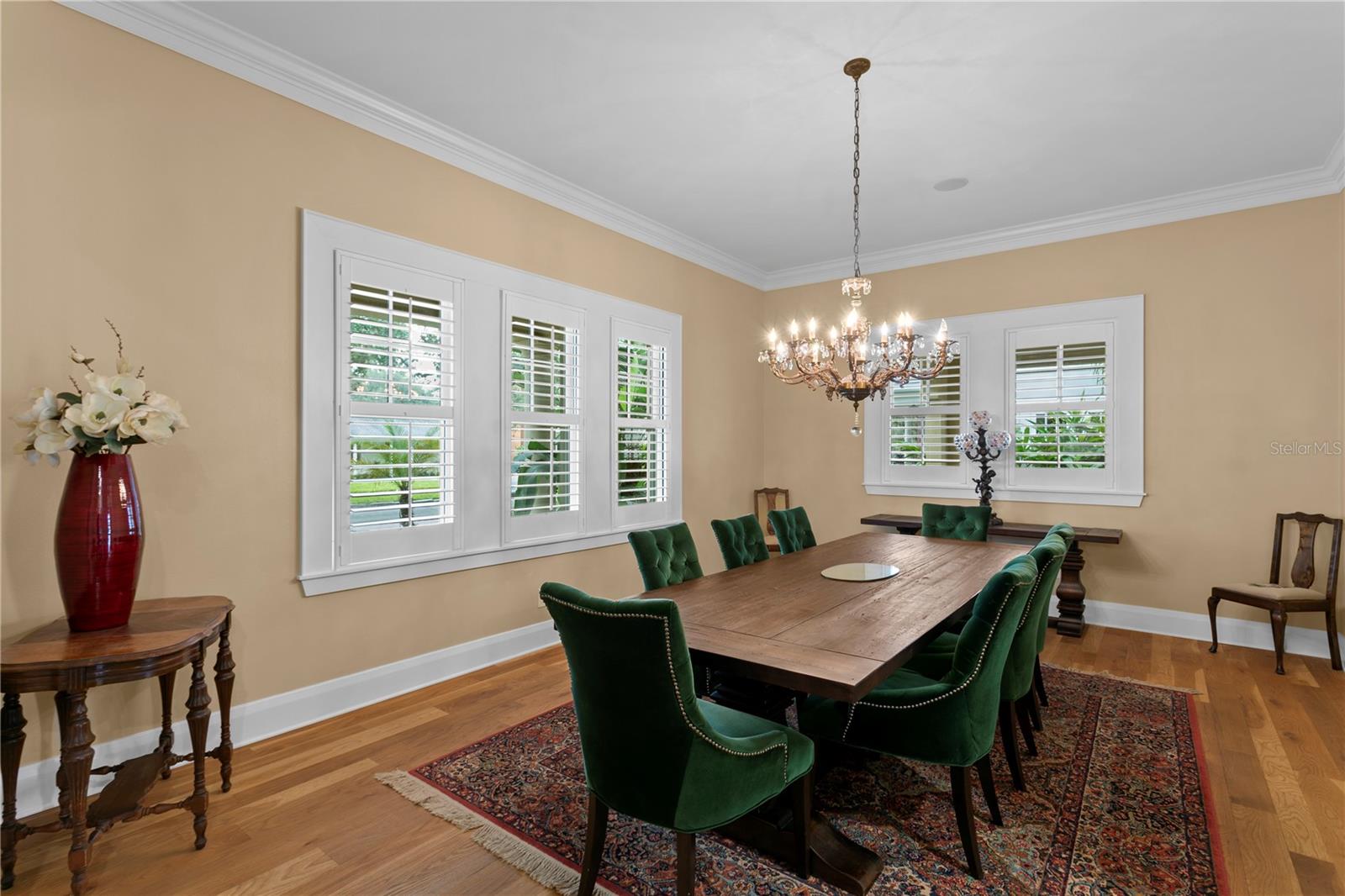 NEW SUBURB BEAUTIFUL - Residential