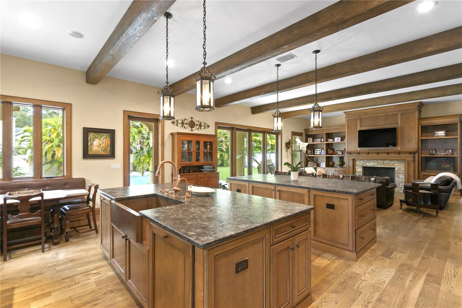 NEW SUBURB BEAUTIFUL - Residential