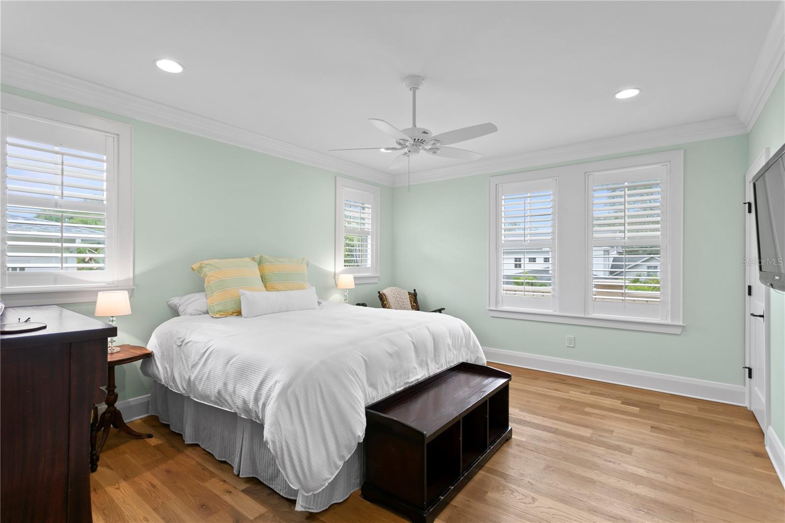 NEW SUBURB BEAUTIFUL - Residential