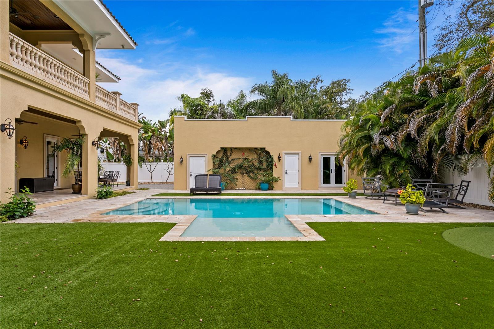 NEW SUBURB BEAUTIFUL - Residential