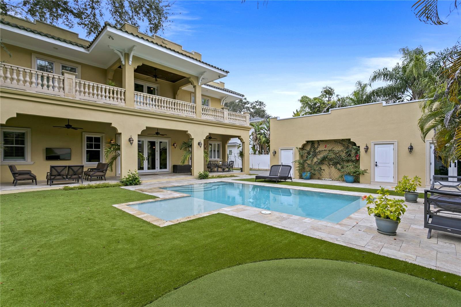 NEW SUBURB BEAUTIFUL - Residential