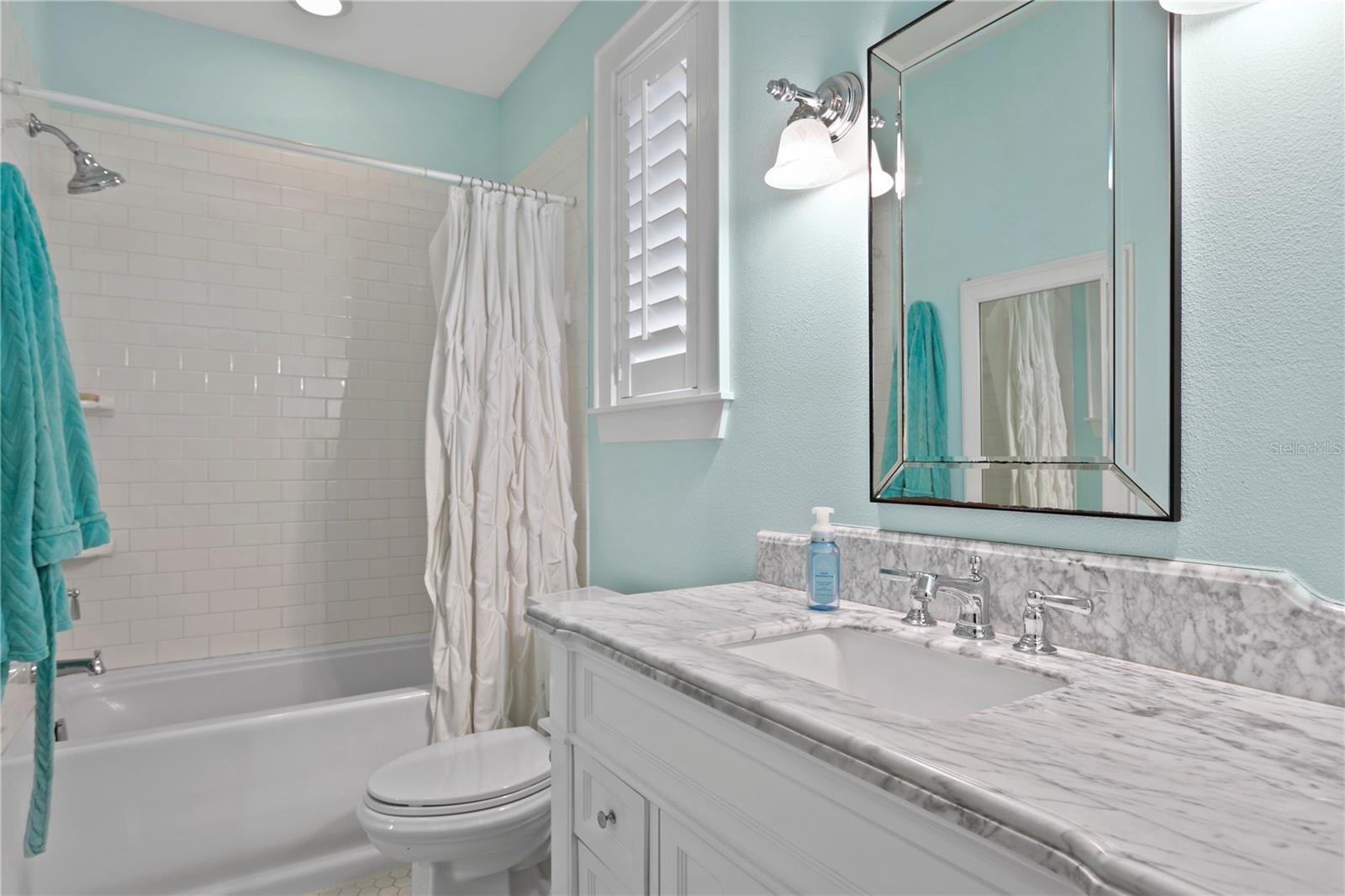 NEW SUBURB BEAUTIFUL - Residential