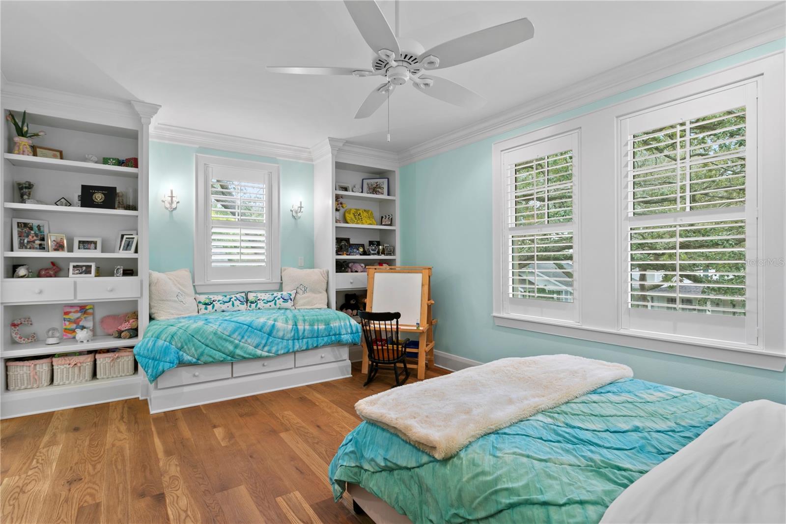 NEW SUBURB BEAUTIFUL - Residential