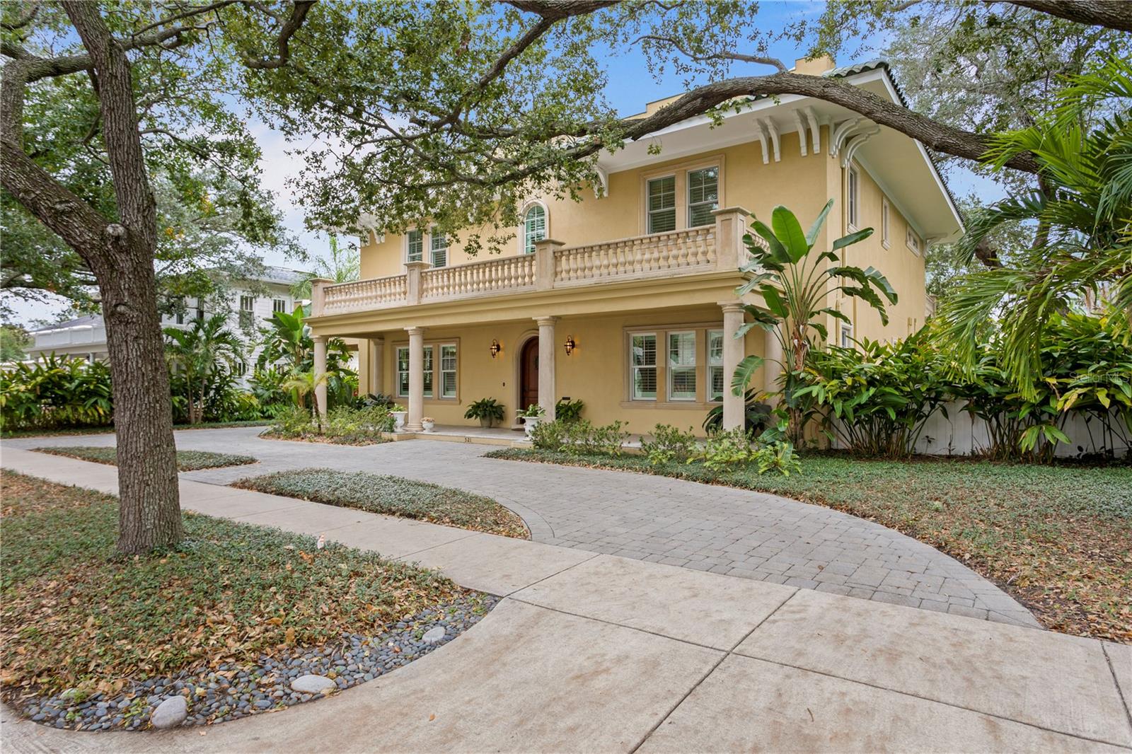 NEW SUBURB BEAUTIFUL - Residential