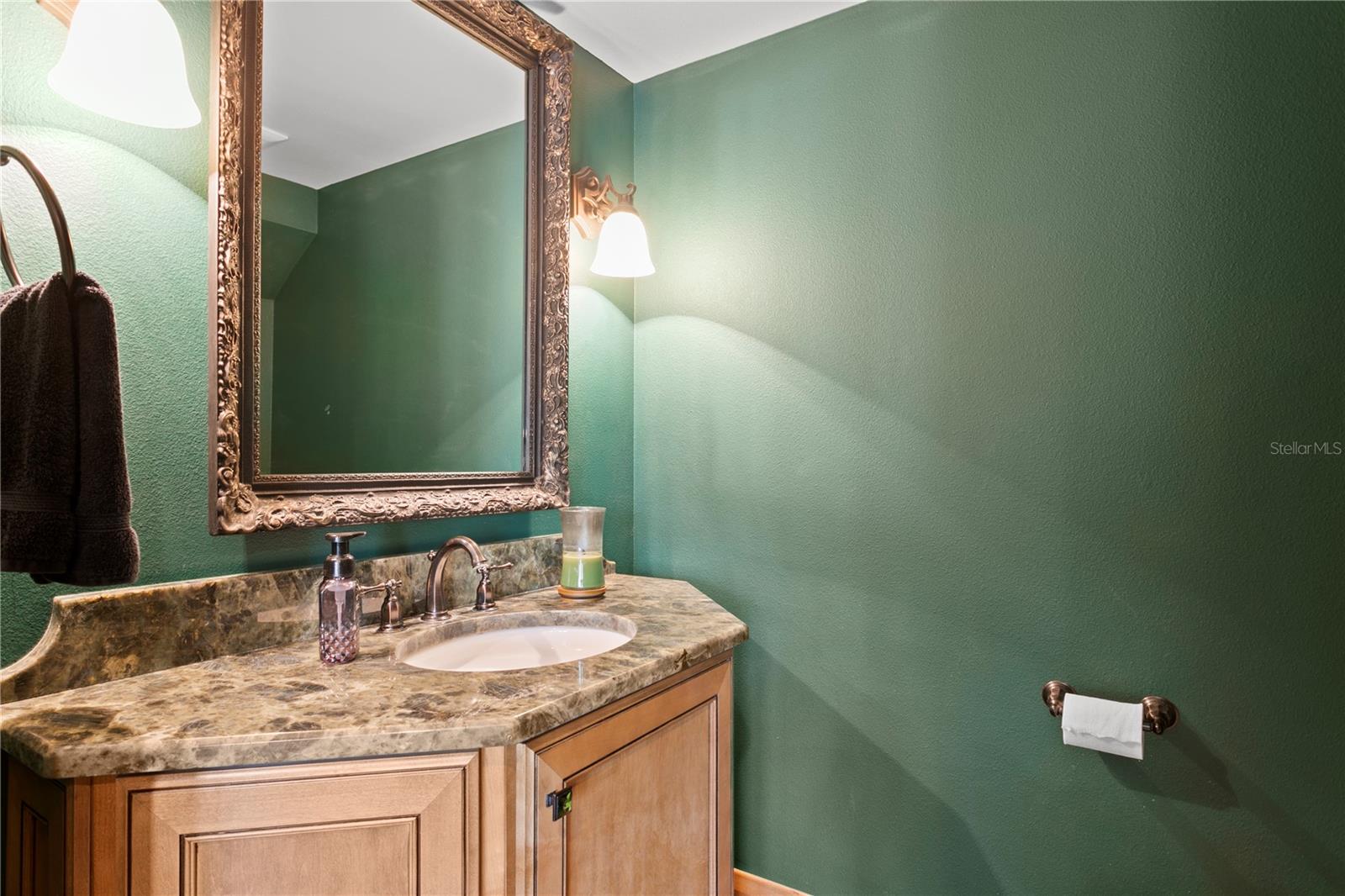 NEW SUBURB BEAUTIFUL - Residential