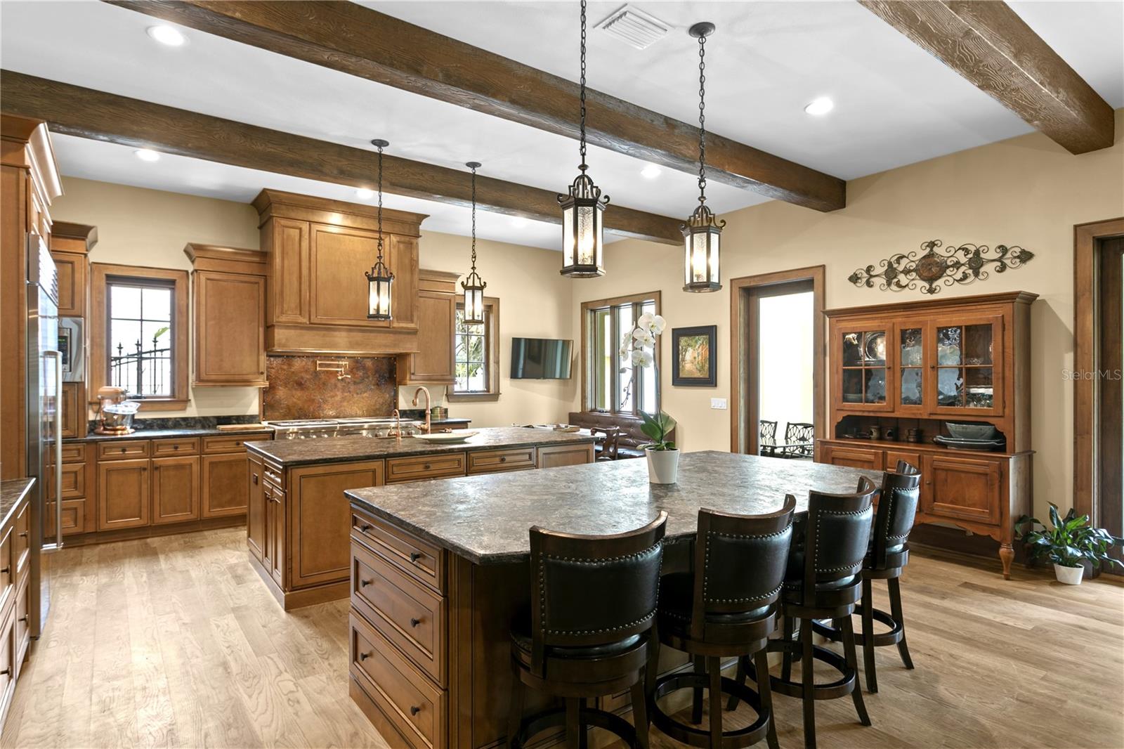 NEW SUBURB BEAUTIFUL - Residential