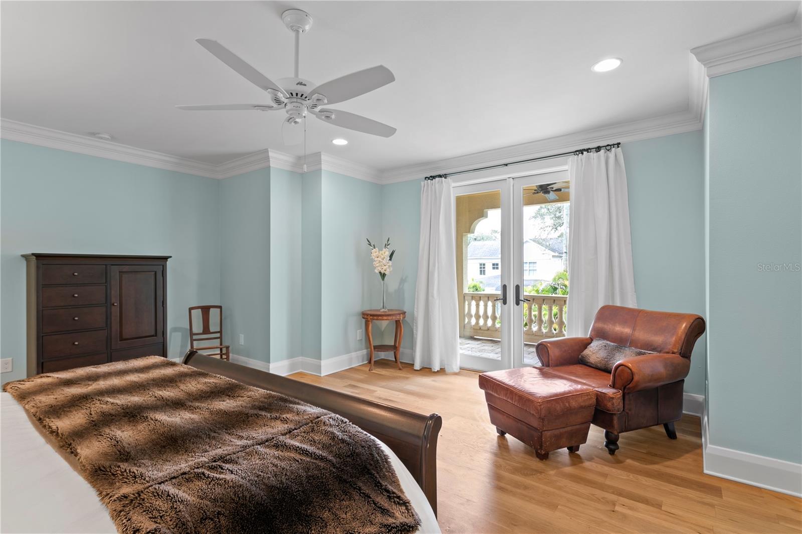 NEW SUBURB BEAUTIFUL - Residential