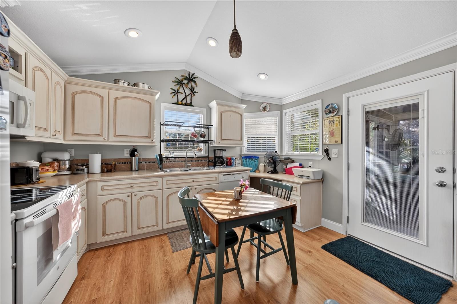 ELITE RESORTS AT CITRUS VALLEY CONDO UNIT 19 - Residential