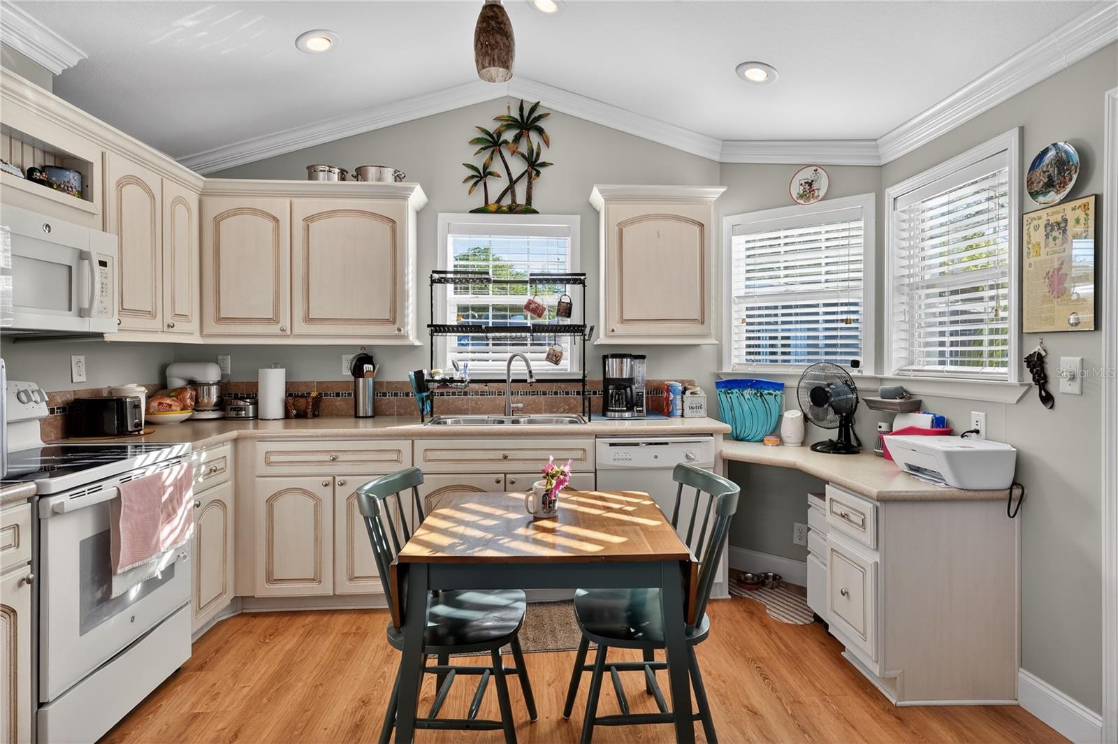 ELITE RESORTS AT CITRUS VALLEY CONDO UNIT 19 - Residential