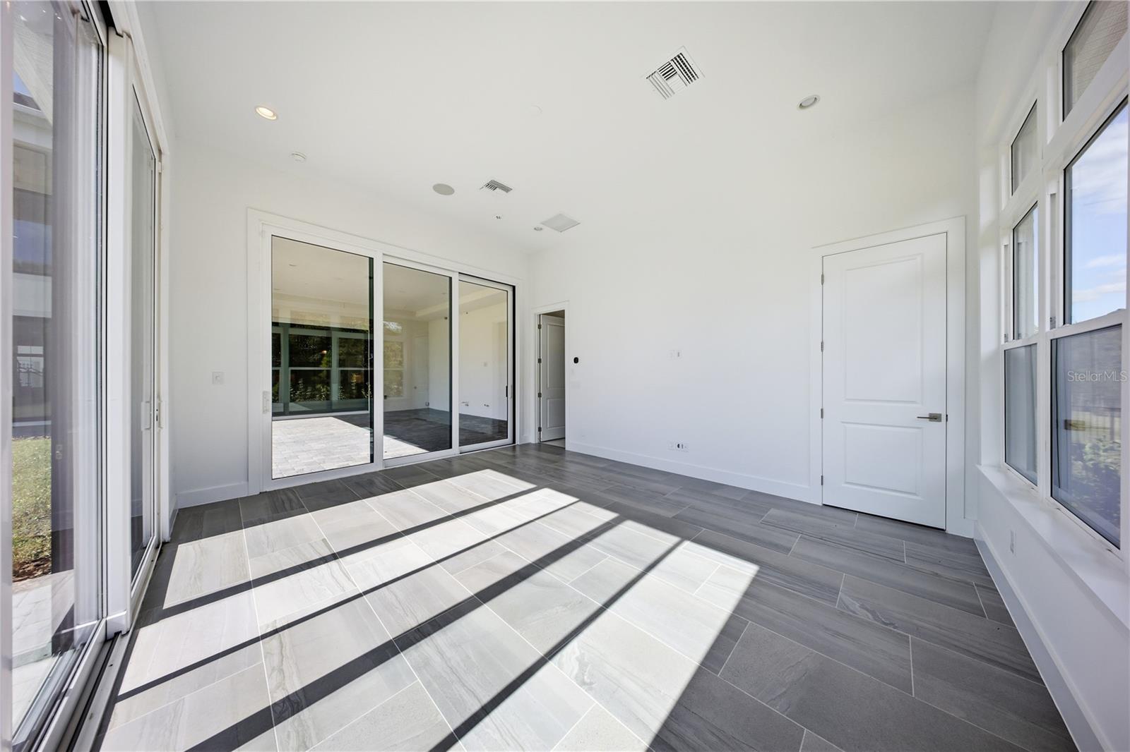 LAUREL POINTE PH 2 - Residential