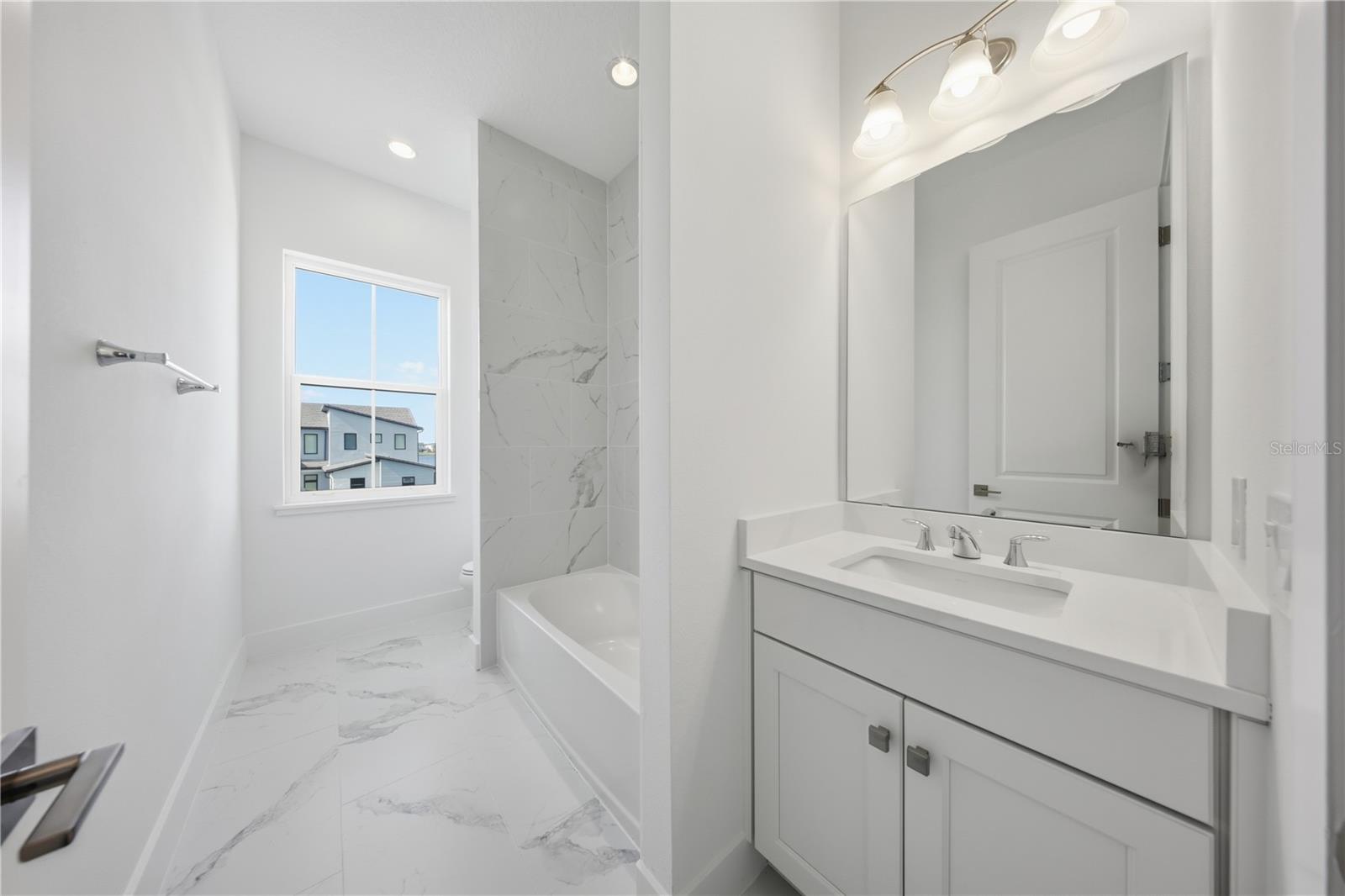 LAUREL POINTE PH 2 - Residential